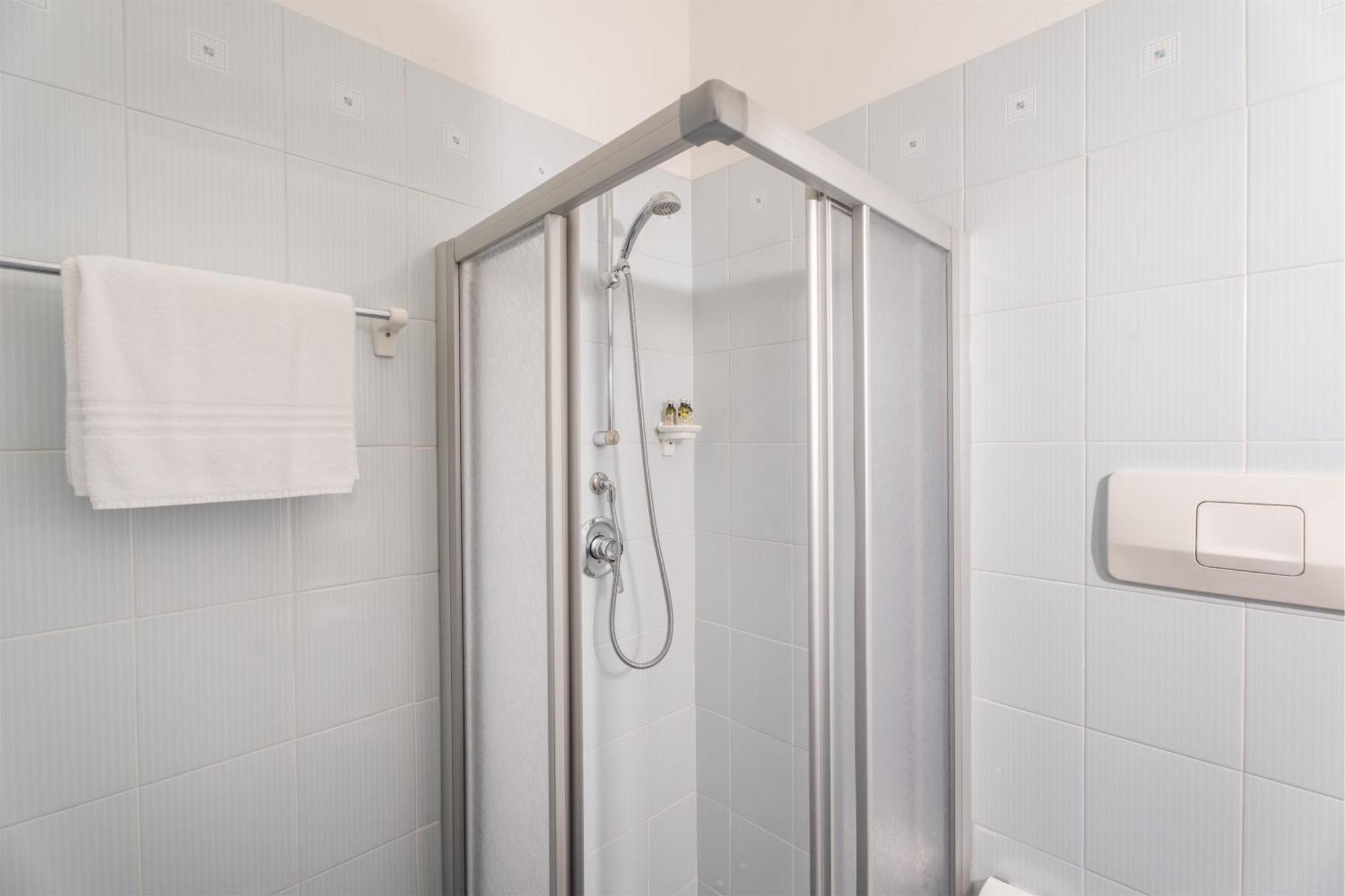 Ifigenia 3* Torbole Sul Garda